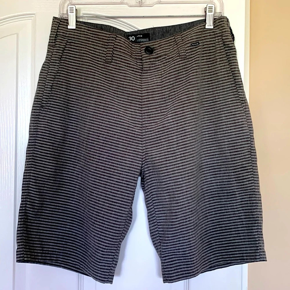Mens HURLEY BOARD SHORTS perfect condition Grey horizontal stripes size 30
